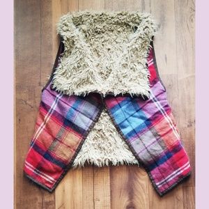 SALE2/18🔥Reversible plaid/fuzzy vest